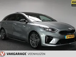 Grijs, metallic lak Gebruikt 2020 Kia ProCeed Hatchback | € 21.950 (Eerlijke prijs)