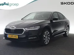 Zwart Gebruikt 2024 Skoda Octavia Ambition Hatchback | € 26.400 (Eerlijke prijs)