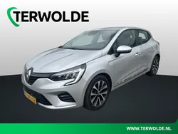 Grijs Gebruikt 2021 Renault Clio V Zen Hatchback | € 14.295 (Eerlijke prijs)
