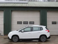 Wit, andere lak Gebruikt 2015 Peugeot 2008 Active SUV | € 8.950 (Eerlijke prijs)