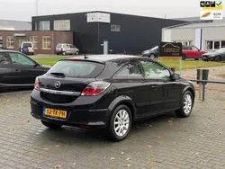Zwart Gebruikt 2006 Opel Astra GTC Executive Hatchback | € 2.199 (Eerlijke prijs)