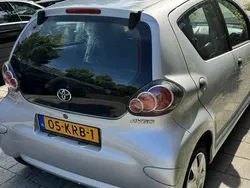 Grijs Gebruikt 2010 Toyota Aygo Hatchback | € 2.250 (Goede deal)