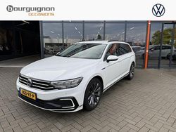 Wit Gebruikt 2020 VW Passat Business Stationwagen | € 23.850 (Goede deal)