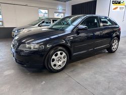 Zwart (metallic) Gebruikt 2004 Audi A3 Attraction Hatchback | € 1.999 (Eerlijke prijs)