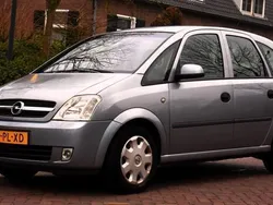 Grijs Gebruikt 2004 Opel Meriva Enjoy MPV | € 2.199 (Iets duurder)