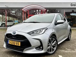 Grijs Gebruikt 2023 Toyota Yaris Hatchback | € 23.860 (Eerlijke prijs)