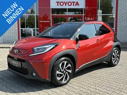 Rood Nieuw 2025 Toyota Aygo Pulse Hatchback | € 25.045 (Eerlijke prijs)