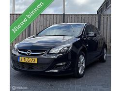 Zwart Gebruikt 2014 Opel Astra Hatchback | € 6.650 (Eerlijke prijs)
