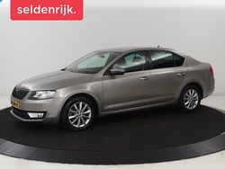 Geel Gebruikt 2016 Skoda Octavia Ambition Hatchback | € 12.400 (Eerlijke prijs)