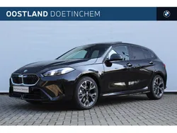 Zwart Gebruikt 2024 BMW 120 Executive Hatchback | € 44.850 (Eerlijke prijs)