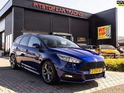 Blauw, metallic lak Gebruikt 2015 Ford Focus ST Stationwagen | € 18.450 (Iets duurder)