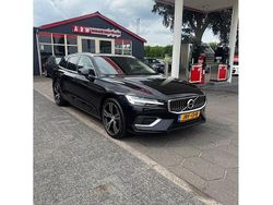 Zwart Gebruikt 2022 Volvo V60 R-Design Stationwagen | € 34.950 (Goede deal)