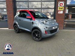 Grijs Nieuw 2025 Aixam eMinauto Chic Hatchback | € 13.239