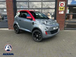 Grijs Nieuw 2025 Aixam eMinauto Chic Hatchback | € 13.239