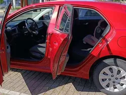 Rood Gebruikt 2017 Kia Rio Hatchback | € 13.900 (Eerlijke prijs)