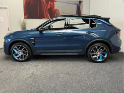 Blauw, metallic lak Gebruikt 2022 Lynk & Co 01 SUV | € 24.740 (Goede deal)
