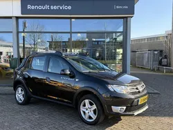 Zwart Gebruikt 2016 Dacia Sandero Lauréate Hatchback | € 6.250 (Iets duurder)