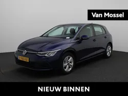 Blauw Gebruikt 2022 VW Golf VIII Life Hatchback | € 21.400 (Goede deal)
