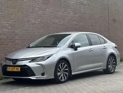 Grijs Gebruikt 2022 Toyota Corolla Sedan | € 19.999 (Eerlijke prijs)