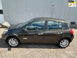 Bruin Gebruikt 2006 Renault Clio II Initiale Hatchback | € 2.450 (Eerlijke prijs)