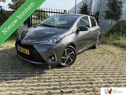 Grijs Gebruikt 2017 Toyota Yaris Sport Hatchback | € 14.750 (Eerlijke prijs)