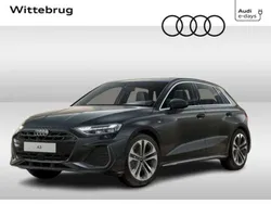 Grijs Nieuw 2025 Audi A3 Sportback e-tron Sedan | € 51.579 (Iets duurder)