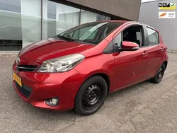 Rood Gebruikt 2012 Toyota Yaris Hatchback | € 4.299 (Super prijs)