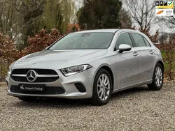 Grijs, metallic lak Gebruikt 2018 Mercedes A200 Progressive Hatchback | € 27.450 (Duur)