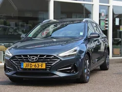 Blauw Gebruikt 2021 Hyundai i30 Premium Stationwagen | € 21.450 (Goede deal)