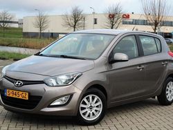 Bruin Gebruikt 2013 Hyundai i20 Hatchback | € 6.999 (Iets duurder)