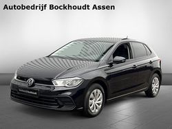 Zwart (metallic) Gebruikt 2022 VW Polo Life Hatchback | € 20.900 (Eerlijke prijs)