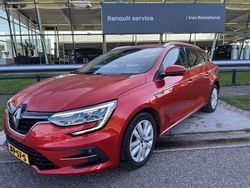 Rood metallic Gebruikt 2021 Renault Mégane IV Stationwagen | € 17.950 (Eerlijke prijs)