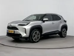 Grijs metallic Gebruikt 2022 Toyota Yaris Cross Executive SUV | € 28.945 (Eerlijke prijs)