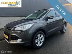 Zwart Gebruikt 2015 Ford Kuga Titanium SUV | € 14.900 (Eerlijke prijs)