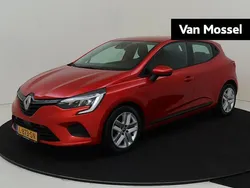 Vlamrood nnp Gebruikt 2021 Renault Clio V Hatchback | € 13.940 (Goede deal)