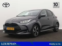 Grijs Gebruikt 2024 Toyota Yaris Hybrid Edition Hatchback | € 24.750 (Eerlijke prijs)