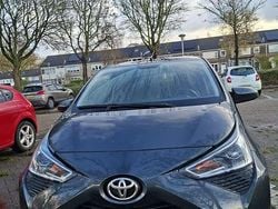 Grijs Gebruikt 2021 Toyota Aygo X-play Hatchback | € 9.550 (Eerlijke prijs)