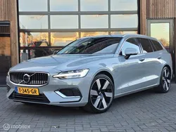 Grijs Gebruikt 2023 Volvo V60 Stationwagen | € 37.950 (Goede deal)