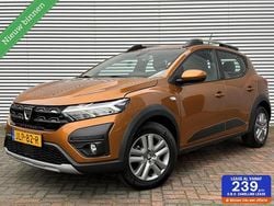 Oranje (metallic) Gebruikt 2021 Dacia Sandero Stepway Hatchback | € 13.950 (Eerlijke prijs)