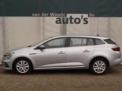 Grijs, metallic lak Gebruikt 2023 Renault Mégane GrandTour Equilibre Stationwagen | € 19.400 (Goede deal)
