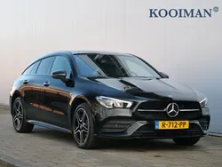 Zwart Gebruikt 2022 Mercedes CLA250 AMG line Sedan | € 34.345 (Eerlijke prijs)