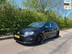 Zwart Gebruikt 2017 VW Golf VII R-line Hatchback | € 16.450 (Iets duurder)