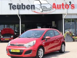 Rood Gebruikt 2012 Kia Rio Comfort Hatchback | € 3.985 (Eerlijke prijs)
