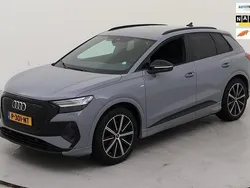 Grijs, metallic lak Gebruikt 2022 Audi Q4 e-tron Competition SUV | € 29.945 (Super prijs)