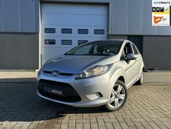 Zilver Gebruikt 2009 Ford Fiesta Titanium Hatchback | € 4.749 (Eerlijke prijs)