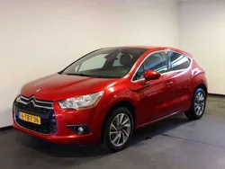 Rood, andere lak Gebruikt 2013 Citroën DS4 So Chic Hatchback | € 5.450 (Eerlijke prijs)