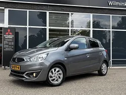 Titanium grey (grijs metallic) Gebruikt 2018 Mitsubishi Space Star Hatchback | € 10.895 (Goede deal)
