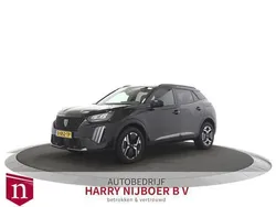 Zwart, metallic lak Gebruikt 2024 Peugeot 2008 Allure SUV | € 21.850 (Super prijs)