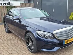 Blauw Gebruikt 2017 Mercedes C400 Premium Plus Sedan | € 29.995 (Eerlijke prijs)