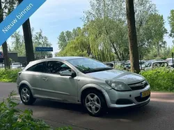 Grijs Gebruikt 2007 Opel Astra GTC Business Coupé | € 1.099 (Eerlijke prijs)